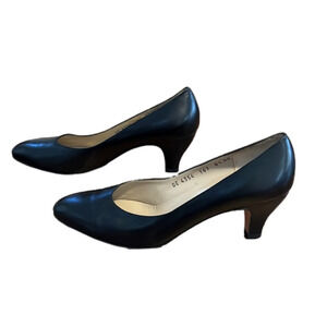 Salvatore Ferragamo black Italian leather heels